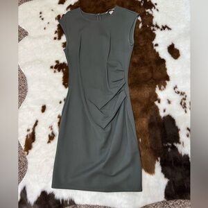 Elegant Green Sleeveless Dress